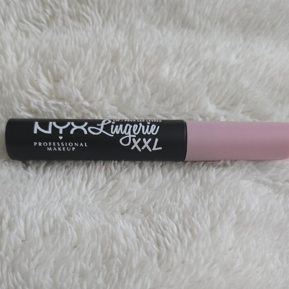 NYX Lingerie XXL Matte Lipstick - Soft Pink